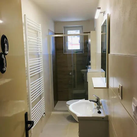 Rodinny Retro Domcek *