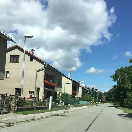 Rodinny Retro Domcek Apartman Alsókubin